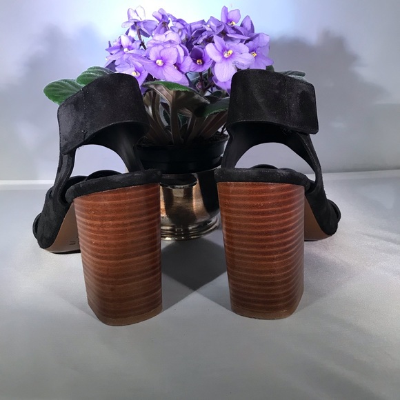Vince Camuto Black suede heels size 8.5 - Picture 3 of 5